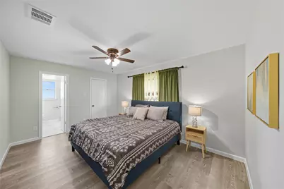 8822 Ryton Lane, Houston, TX 77088 - Photo 15
