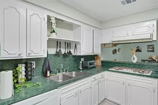 8822 Ryton Ln, Houston, TX 77088 - Photo 25