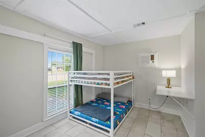 8822 Ryton Lane, Houston, TX 77088 - Photo 31