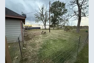 209 6th Street, Dobbin, TX 77333 - Photo 3