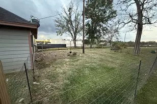 209 6th St, Dobbin, TX 77333 - Photo 3