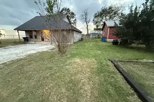 209 6th St, Dobbin, TX 77333 - Photo 1