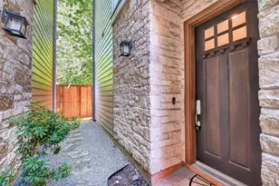 816 Yale St, Houston, TX 77007 - Photo 3