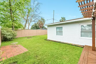 105 Marlin Avenue, Galveston, TX 77550 - Photo 23