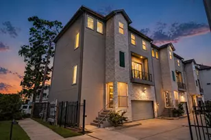 1565 W 22nd St, Houston, TX 77008 - Photo 1