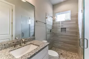 10906 Brookeshire Chase Ln, Houston, TX 77043 - Photo 9
