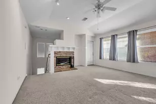 15 Scarlet Woods Ct, The Woodlands, TX 77380 - Photo 5