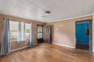 126 W Grenfell Ln, Houston, TX 77076 - Photo 5