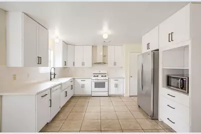 9214 Rosewell Court, Houston, TX 77095 - Photo 11