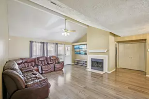 4718 Stonebridge St, Baytown, TX 77521 - Photo 7