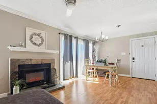 418 Garland Dr, Lake Jackson, TX 77566 - Photo 1