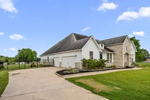 203 Cavalry Trail Dr, Rosharon, TX 77583 - Photo 3