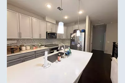 10947 Cannes Memorial Drive, Houston, TX 77043 - Photo 7