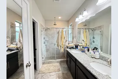 10947 Cannes Memorial Drive, Houston, TX 77043 - Photo 9