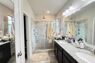 10947 Cannes Memorial Dr, Houston, TX 77043 - Photo 9