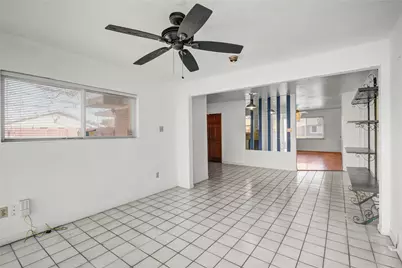 10614 Faircroft Drive, Houston, TX 77048 - Photo 15