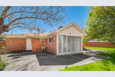 10614 Faircroft Drive, Houston, TX 77048 - Photo 25