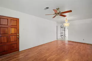 10614 Faircroft Dr, Houston, TX 77048 - Photo 11