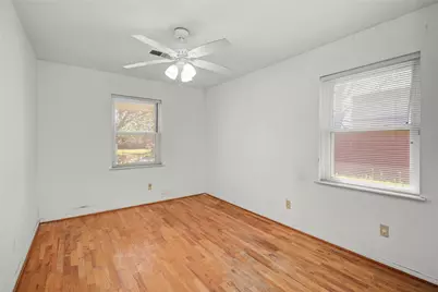 10614 Faircroft Drive, Houston, TX 77048 - Photo 19