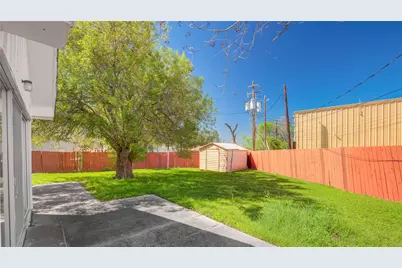 10614 Faircroft Drive, Houston, TX 77048 - Photo 5