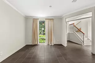 2409 Bering Dr, Houston, TX 77057 - Photo 9