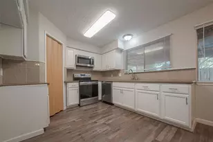 11647 Corkwood Dr, Houston, TX 77089 - Photo 9