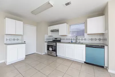 15831 Crooked Arrow Drive, Sugar Land, TX 77498 - Photo 11