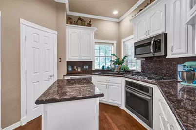 208 River Oaks Drive, Lake Jackson, TX 77566 - Photo 7