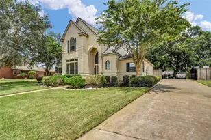 208 River Oaks Dr, Lake Jackson, TX 77566 - Photo 1