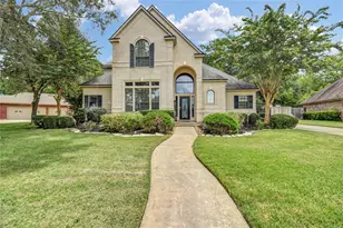 208 River Oaks Dr, Lake Jackson, TX 77566 - Photo 1
