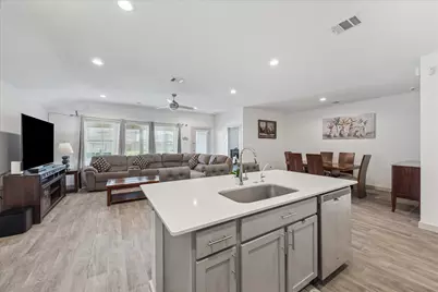 1115 Della Lane, Rosharon, TX 77583 - Photo 7