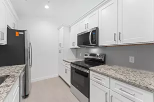2829 Timmons Ln, Houston, TX 77027 - Photo 5