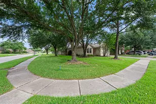 19307 Royal Isle Dr, Tomball, TX 77375 - Photo 5