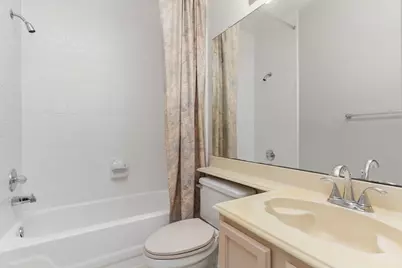 2027 Richland Ct Court, Sugar Land, TX 77478 - Photo 9
