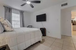 2750 Holly Hall St, Houston, TX 77054 - Photo 17