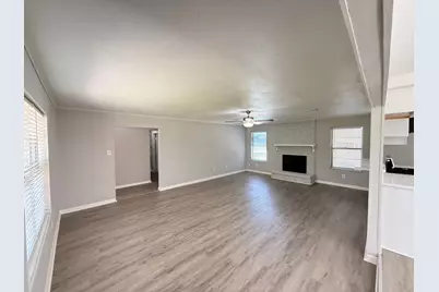123 Lone Oak Drive, Highlands, TX 77562 - Photo 7