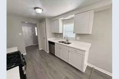 123 Lone Oak Drive, Highlands, TX 77562 - Photo 13