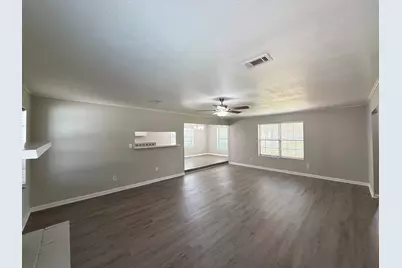 123 Lone Oak Drive, Highlands, TX 77562 - Photo 5