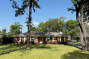123 Lone Oak Dr, Highlands, TX 77562 - Photo 1