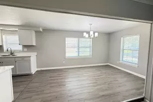 123 Lone Oak Dr, Highlands, TX 77562 - Photo 9