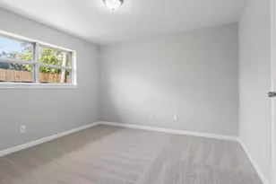 123 Lone Oak Dr, Highlands, TX 77562 - Photo 15