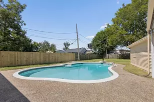 123 Lone Oak Dr, Highlands, TX 77562 - Photo 3