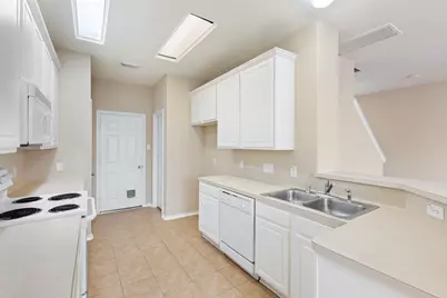 106 E Stedhill Loop, The Woodlands, TX 77384 - Photo 11