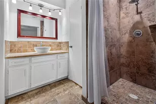 25223 Lynbriar Ln, Spring, TX 77373 - Photo 15