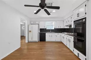 25223 Lynbriar Ln, Spring, TX 77373 - Photo 13