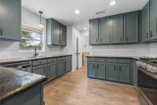 17611 S Summit Canyon Dr, Houston, TX 77095 - Photo 11