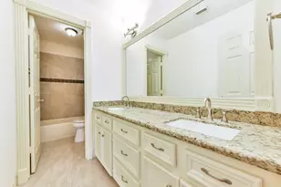 166 E Capstone Cir, The Woodlands, TX 77381 - Photo 35