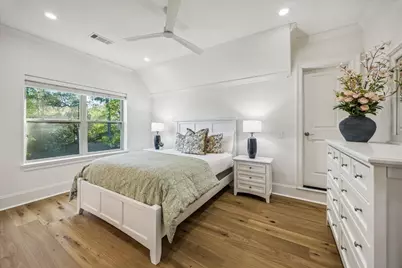 15 W Rivercrest Drive, Houston, TX 77042 - Photo 27