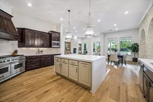 15 W Rivercrest Dr, Houston, TX 77042 - Photo 9