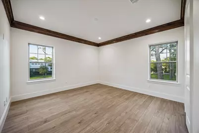 15 W Rivercrest Drive, Houston, TX 77042 - Photo 39